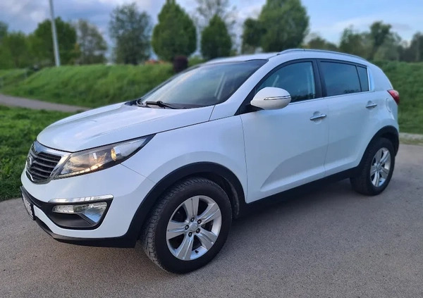 Kia Sportage cena 37700 przebieg: 260000, rok produkcji 2012 z Kraków małe 172